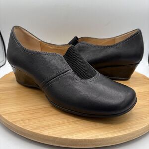 Softspots Womens 8.5M Wedge Elastic Panel Black Leather Round Toe casual Comfort
